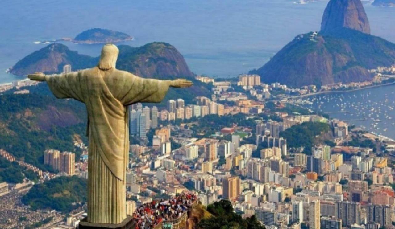 原创 巴西的贫民窟怎么了?破房子里有挺多比基尼妹子,别乱去了解1