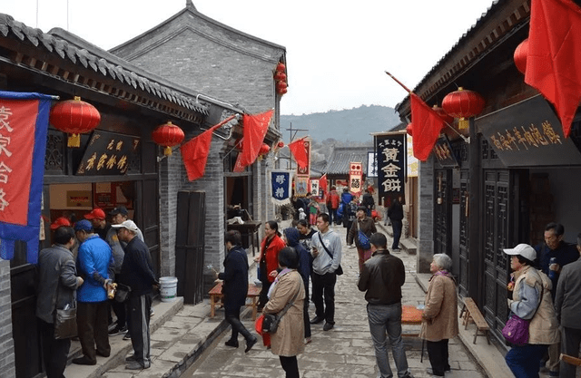 原创 河北投资15亿打造的“假古镇”火了,景色优美门票免费,良心景区3