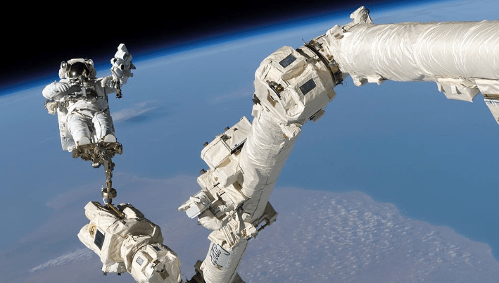 原创 空间站当中出了事情,宇航员能够通过跳伞,返回地球吗?7