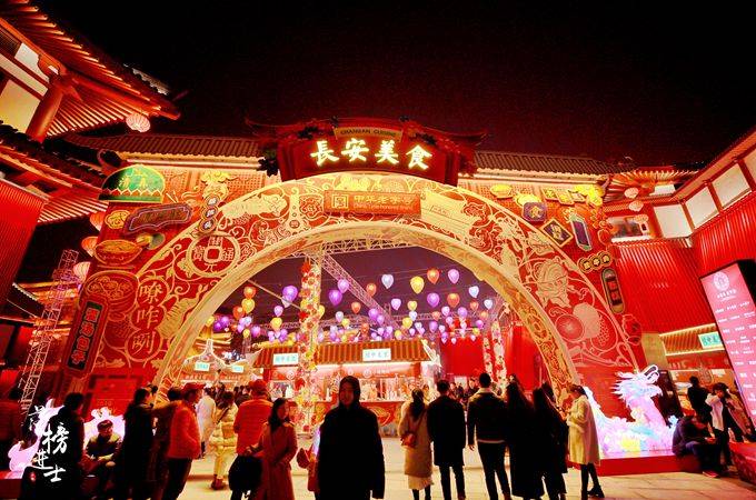 原创 为何我国三四线城市沉迷建设“古城小镇”?1