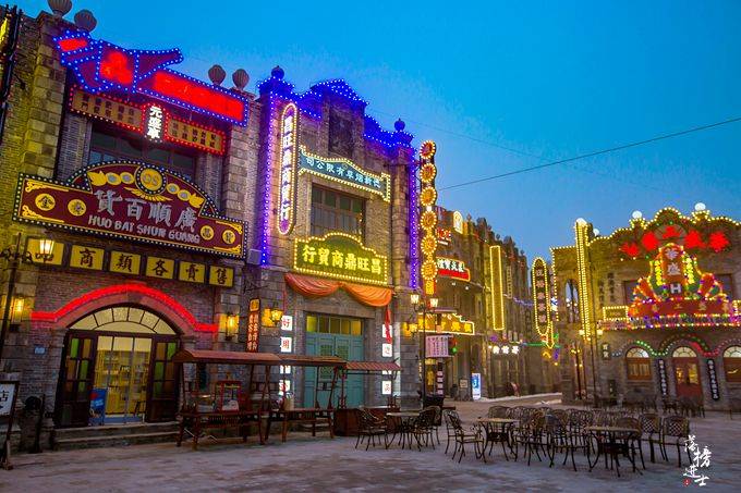 原创 为何我国三四线城市沉迷建设“古城小镇”?2