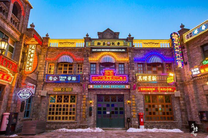 原创 为何我国三四线城市沉迷建设“古城小镇”?3