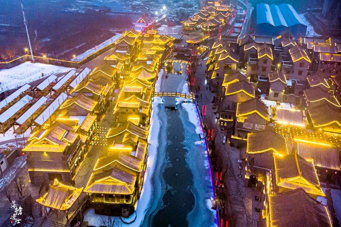 原创 为何我国三四线城市沉迷建设“古城小镇”?10