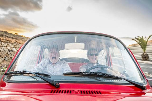 老人讲述：旅行和旅居的不同，原来差别这么多3