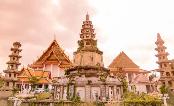 原创 为什么在泰国旅游,看到有紫色标识的厕所?导游:最好别进1