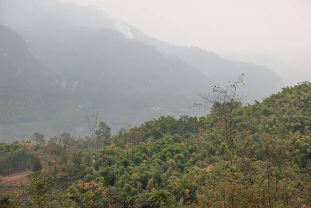 硝洞岩瀑布,乐山探险好去处,人少精美空气好5