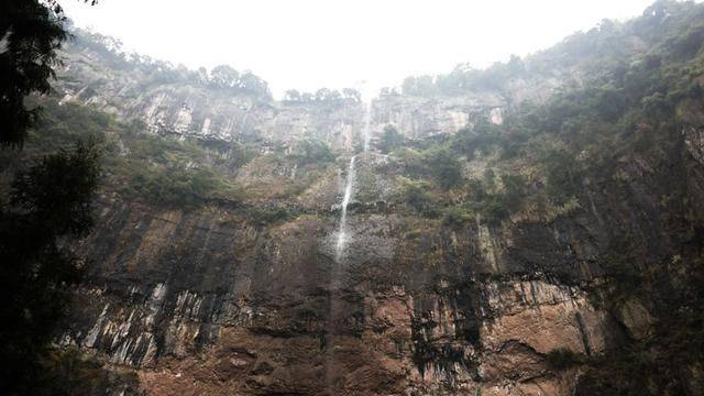 硝洞岩瀑布,乐山探险好去处,人少精美空气好11