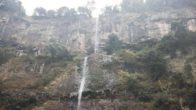 硝洞岩瀑布,乐山探险好去处,人少精美空气好12