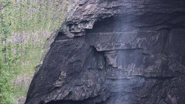 硝洞岩瀑布,乐山探险好去处,人少精美空气好9