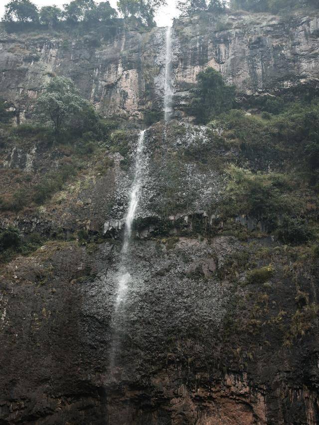 硝洞岩瀑布,乐山探险好去处,人少精美空气好15