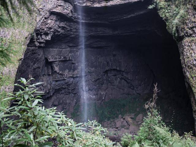 硝洞岩瀑布,乐山探险好去处,人少精美空气好17