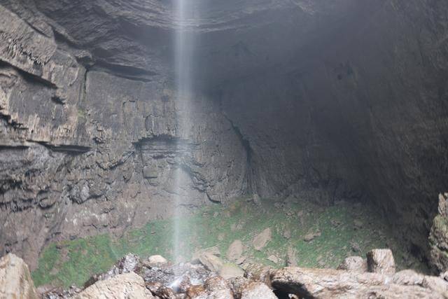 硝洞岩瀑布,乐山探险好去处,人少精美空气好24