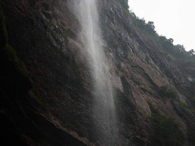 硝洞岩瀑布,乐山探险好去处,人少精美空气好33