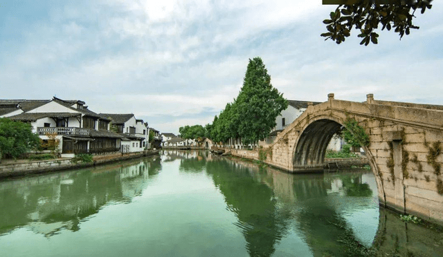 原创 上海又一古镇走红,地处三省交界之地,还被誉为“江南第一桥乡”4