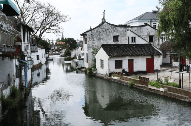 原创 上海又一古镇走红,地处三省交界之地,还被誉为“江南第一桥乡”5
