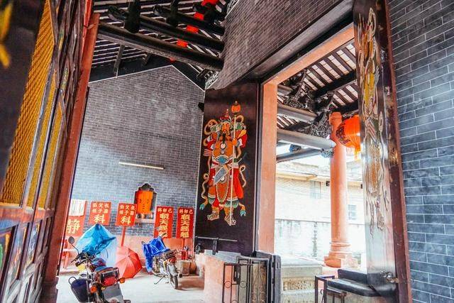在东莞繁华市中心还藏着一个百年古村，没有保存完整的祠堂，绝美4