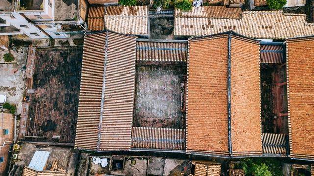 在东莞繁华市中心还藏着一个百年古村，没有保存完整的祠堂，绝美16
