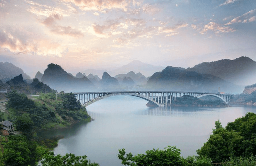 原创 安徽面积“第一大”县城,却藏于大别山腹地,环境优美仿似仙境2