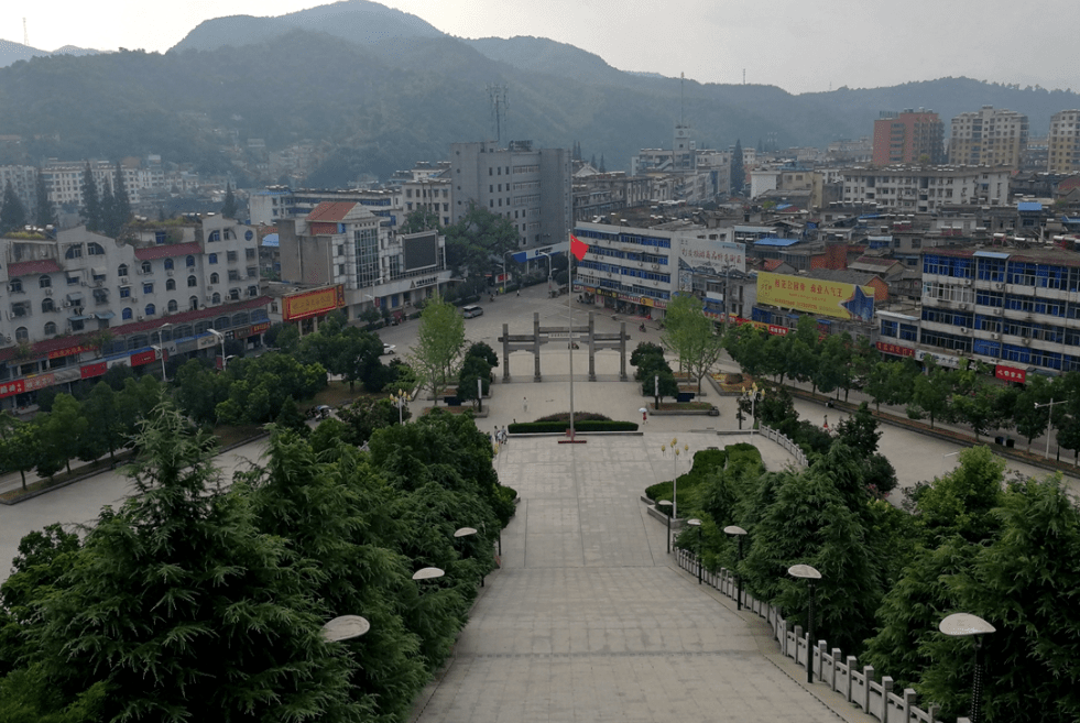 原创 安徽面积“第一大”县城,却藏于大别山腹地,环境优美仿似仙境4