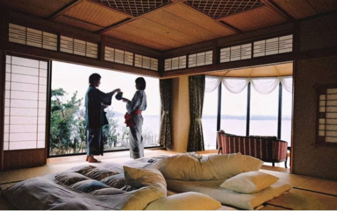 原创 有床不睡偏爱地板，日本人是怎么想的？日本姑娘说出实情1