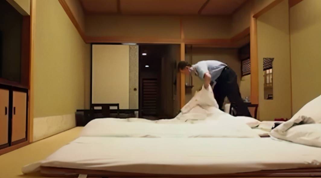 原创 有床不睡偏爱地板，日本人是怎么想的？日本姑娘说出实情3