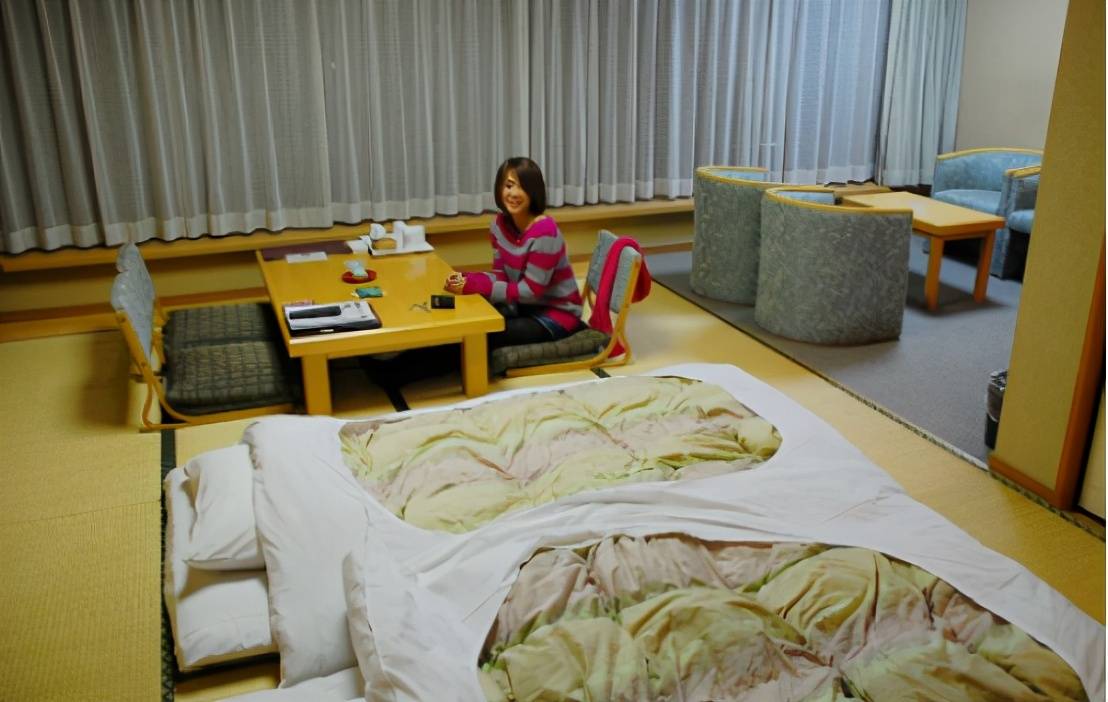 原创 有床不睡偏爱地板，日本人是怎么想的？日本姑娘说出实情4
