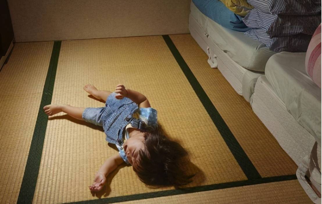 原创 有床不睡偏爱地板，日本人是怎么想的？日本姑娘说出实情5