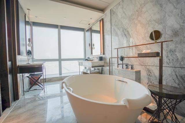 珠海网红的酒店，拉开窗帘就能看得见海，成为珠海旅游新地标5