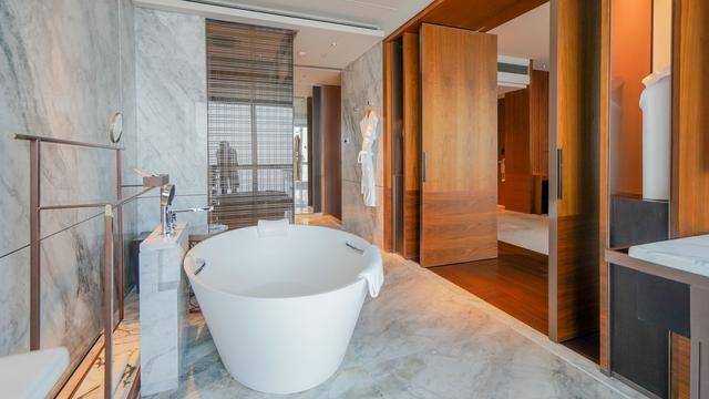 珠海网红的酒店，拉开窗帘就能看得见海，成为珠海旅游新地标9