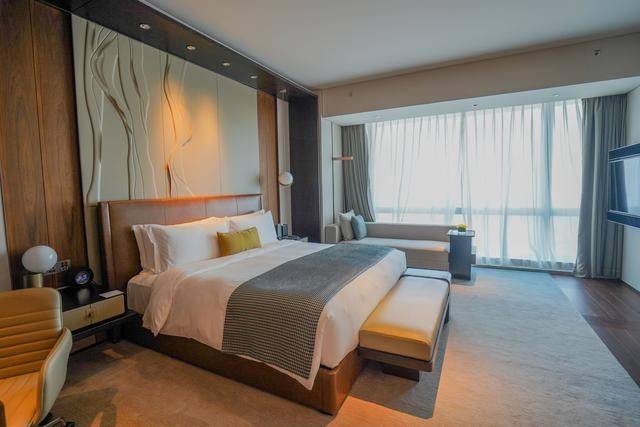 珠海网红的酒店，拉开窗帘就能看得见海，成为珠海旅游新地标12