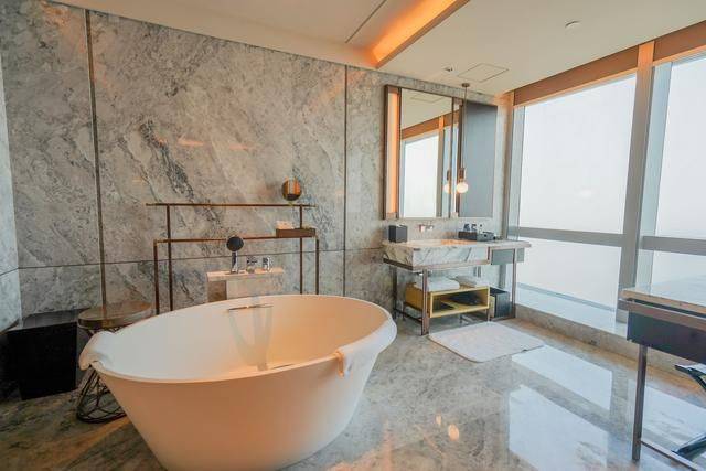 珠海网红的酒店，拉开窗帘就能看得见海，成为珠海旅游新地标18