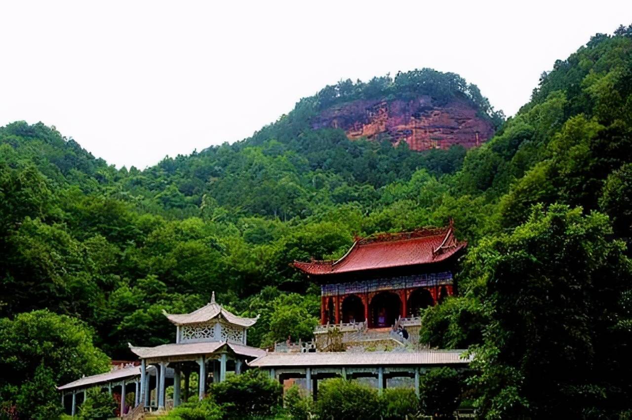 原创 甘肃有一座寺庙:群山环绕,山风吹来,松涛阵鸣,人称净土松涛3