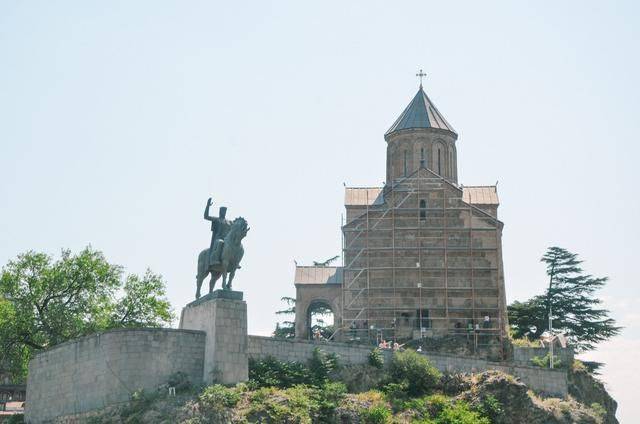 中亚有一个超高颜值的国家,首都颇具魅力,对中国人十分友好9