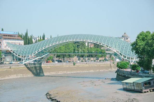 中亚有一个超高颜值的国家,首都颇具魅力,对中国人十分友好14