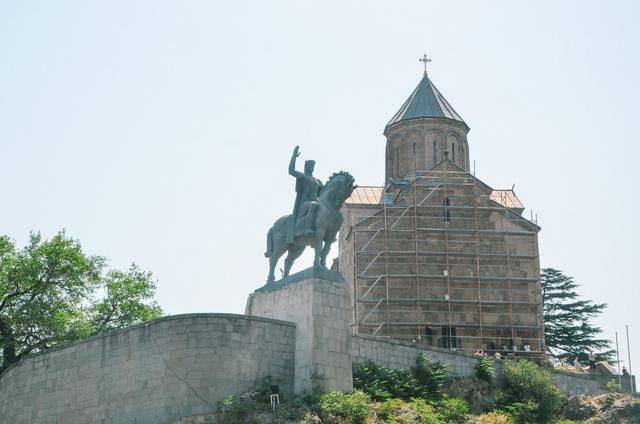 中亚有一个超高颜值的国家,首都颇具魅力,对中国人十分友好17