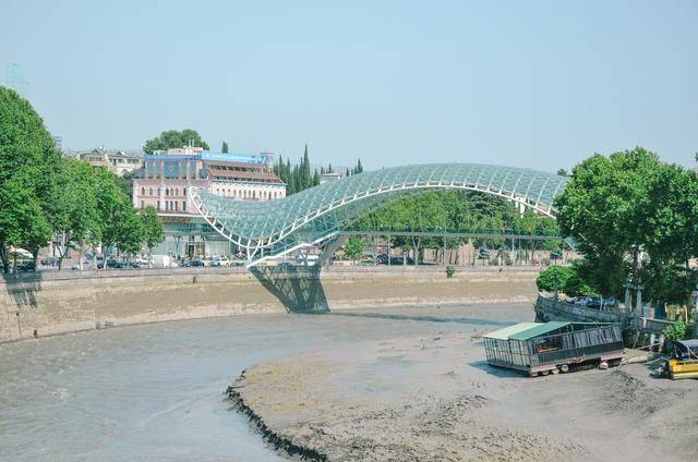 中亚有一个超高颜值的国家,首都颇具魅力,对中国人十分友好19