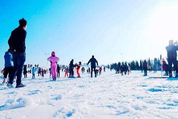 济南有没有滑雪的地方 济南哪里能滑雪3