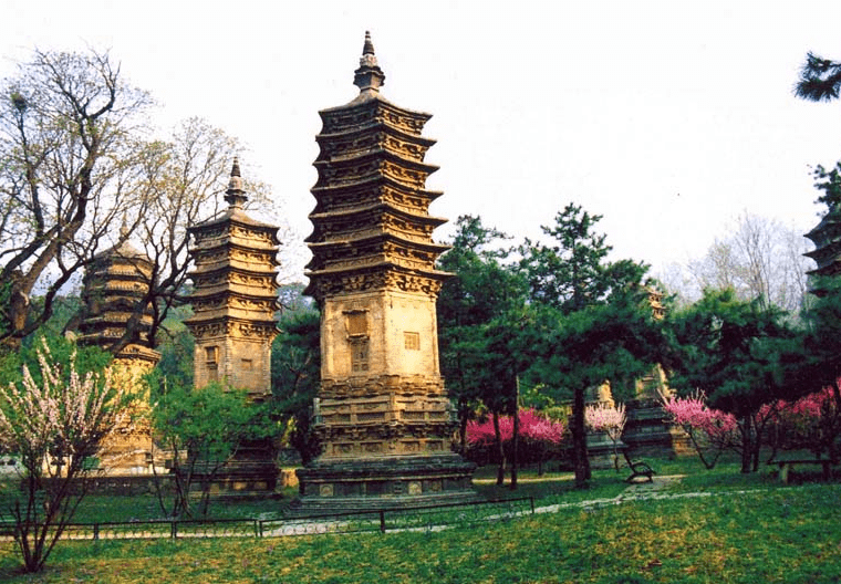 原创 北京一“隐秘”的千年古寺，古树参天环境清幽，名字却总让人念错2