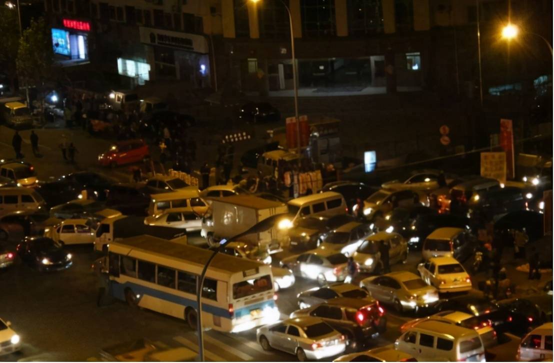 原创 中国唯一没有红绿灯的城市,几乎没堵车情况,网友直言:我不相信2