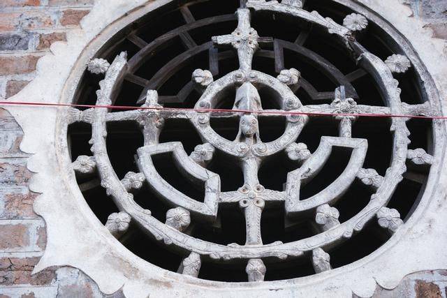 永州有一个联排大屋，外表破落无比，却难掩其往日辉煌8