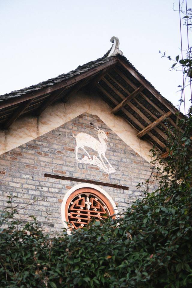 永州有一个联排大屋，外表破落无比，却难掩其往日辉煌12