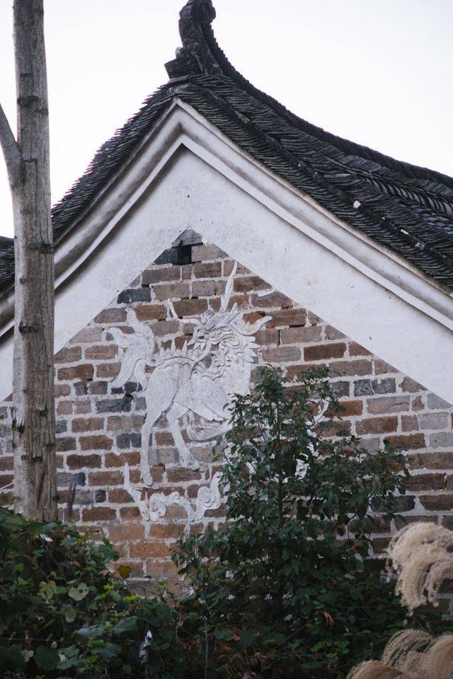 永州有一个联排大屋，外表破落无比，却难掩其往日辉煌14