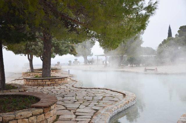 上帝打翻了牛奶瓶,它就变成了土耳其的棉花堡2