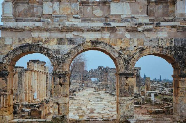 上帝打翻了牛奶瓶,它就变成了土耳其的棉花堡9