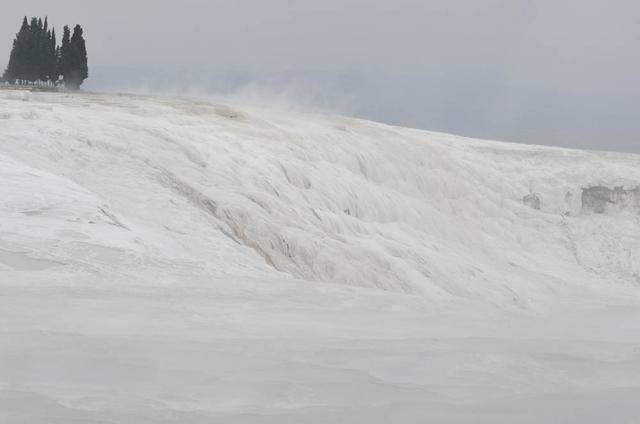 上帝打翻了牛奶瓶,它就变成了土耳其的棉花堡18