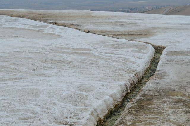 上帝打翻了牛奶瓶,它就变成了土耳其的棉花堡22