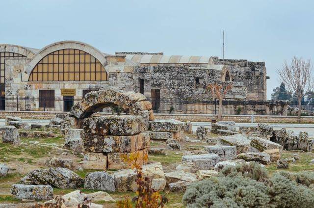上帝打翻了牛奶瓶,它就变成了土耳其的棉花堡23