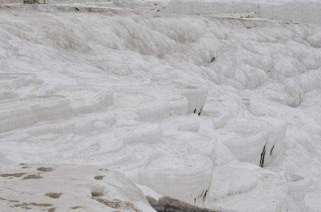 上帝打翻了牛奶瓶,它就变成了土耳其的棉花堡26