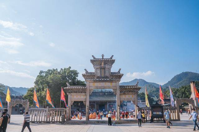 拜龙母,只有肇庆和梧州人特有的崇拜,十分有意思8