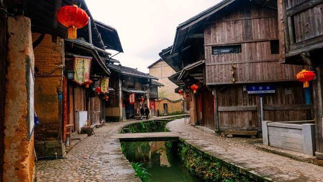 这个地方爱鱼成风,甚至还要位于举行葬礼,福建这一古村太神奇了15